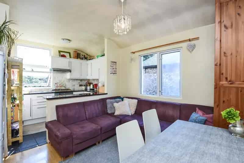 Two Double Bedroom Flat near Tooting Broadway