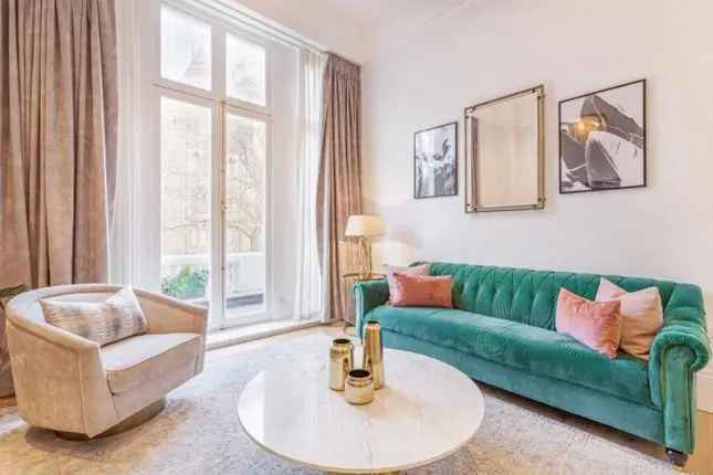 Flat to rent in Cromwell Road, London SW7