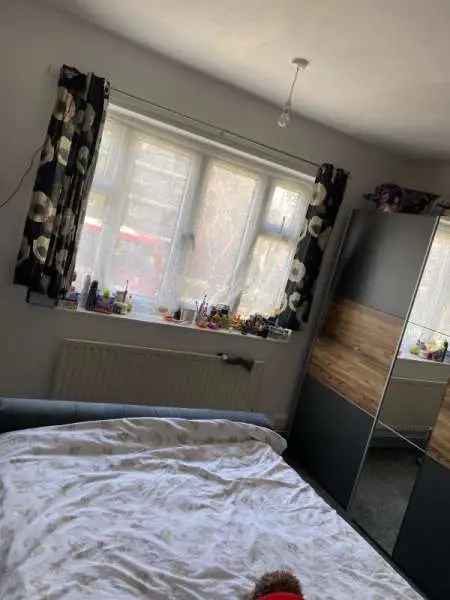 Flat For Rent in London, England