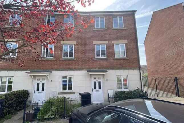 Town house to rent in Montreal Avenue, Horfield, Bristol BS7