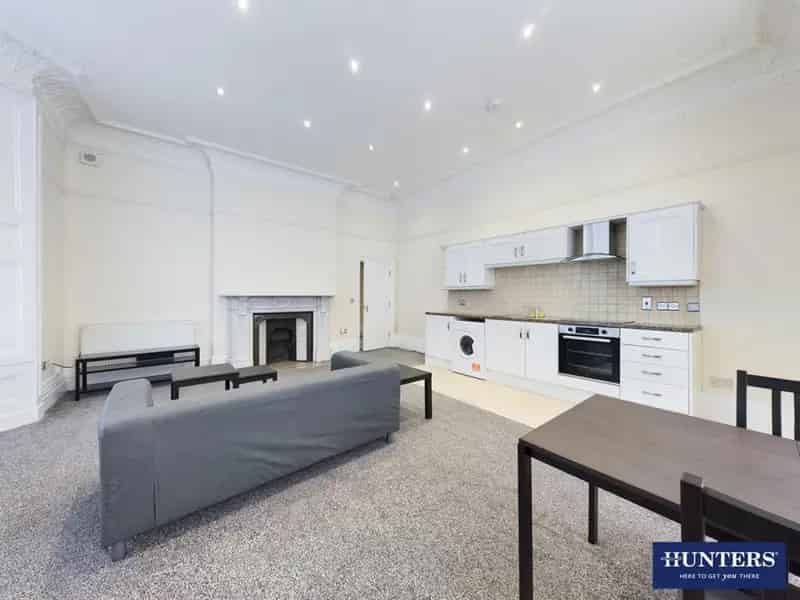 2 Bedroom Flat To Let 719 SQ FT Available 08092025
