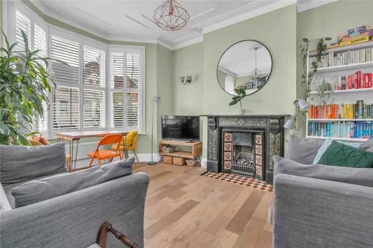2 Bedroom Flat in London Near Clapham High Street