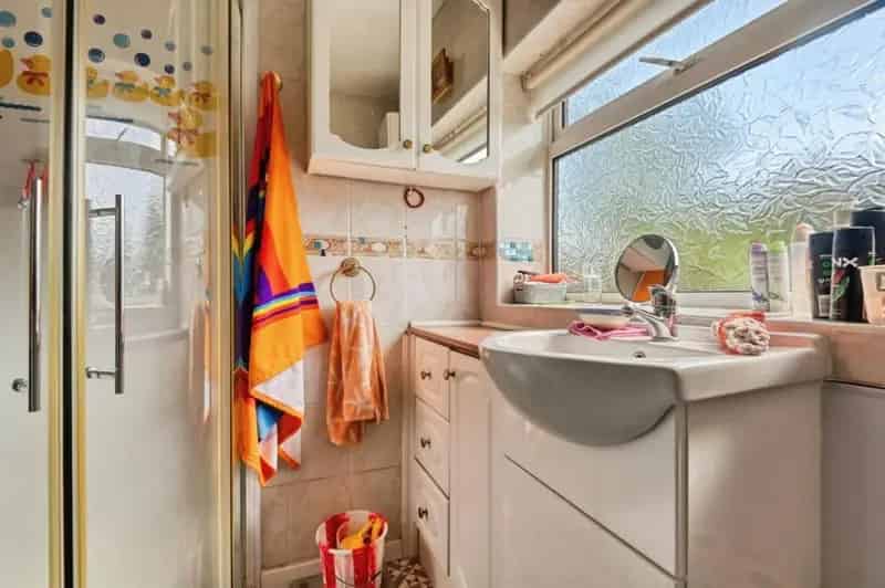 3 Bed Mid Terrace House For Sale Popular Location