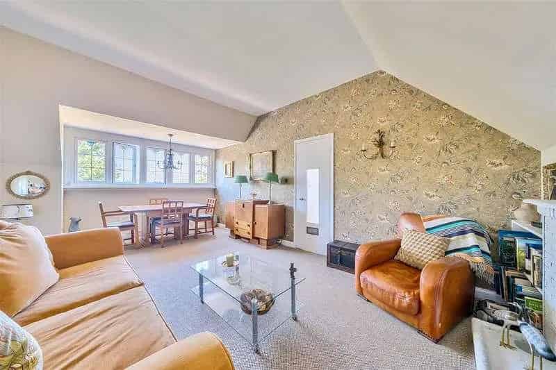 2 Bed Edwardian Flat for Sale - Character & Charm