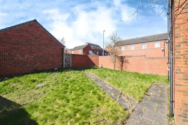 3 Bed Detached House Smethwick Modern Family Home Great Transport Links