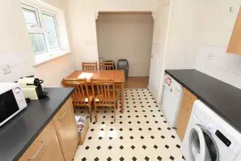 46m² 4-Room Apartment near Elephant Castle London Double Room