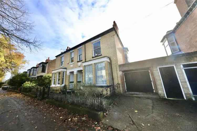 4 bedroom semi-detached house for sale