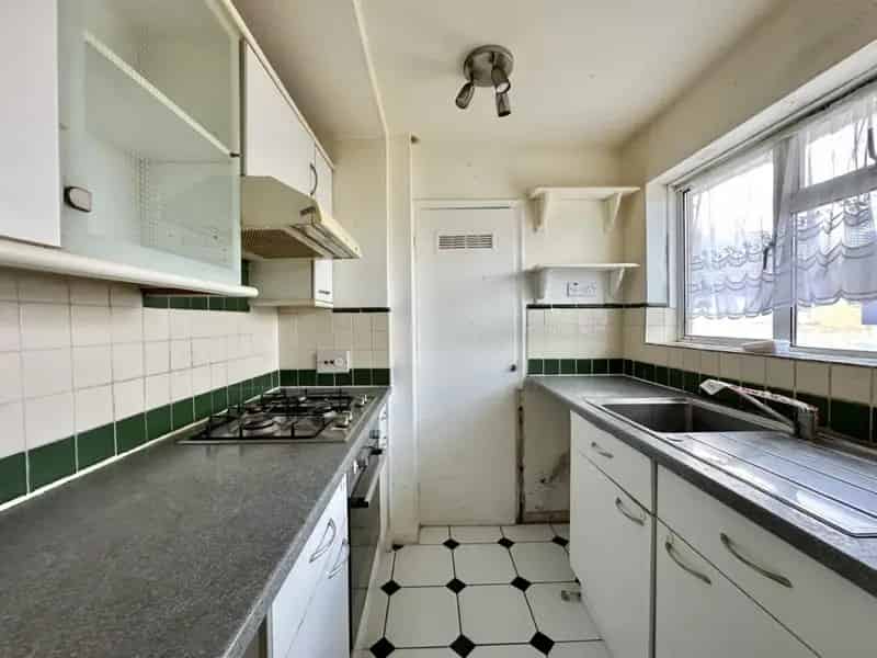 1 Bedroom Flat for Sale Hayes End No Onward Chain