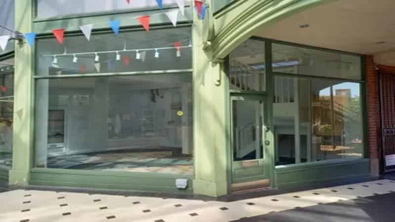 Retail Unit in The Arcade, Leys Avenue