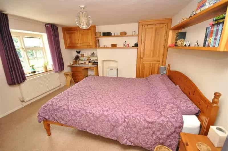 2 Bed Stone Cottage with Double Garage and Cabin