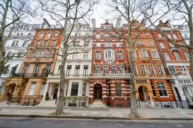 Duplex Apartment for Sale in South Kensington