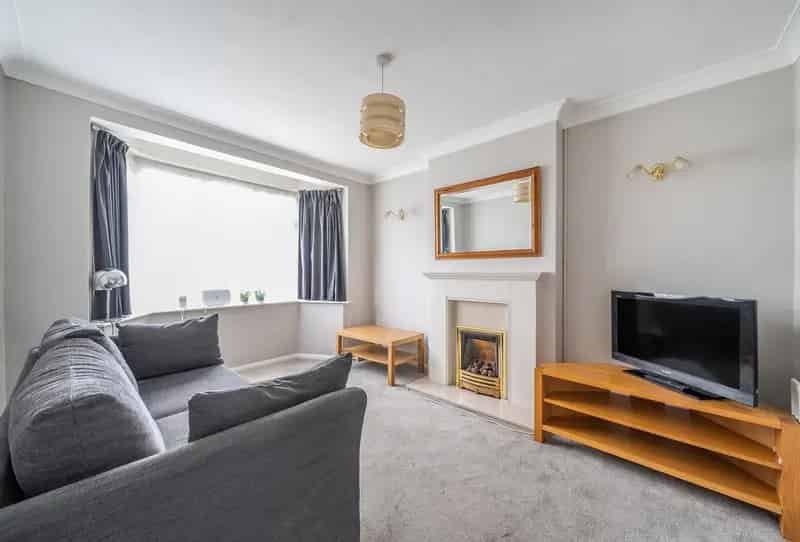 2 Bedroom Maisonette for Sale - Ideal First Home