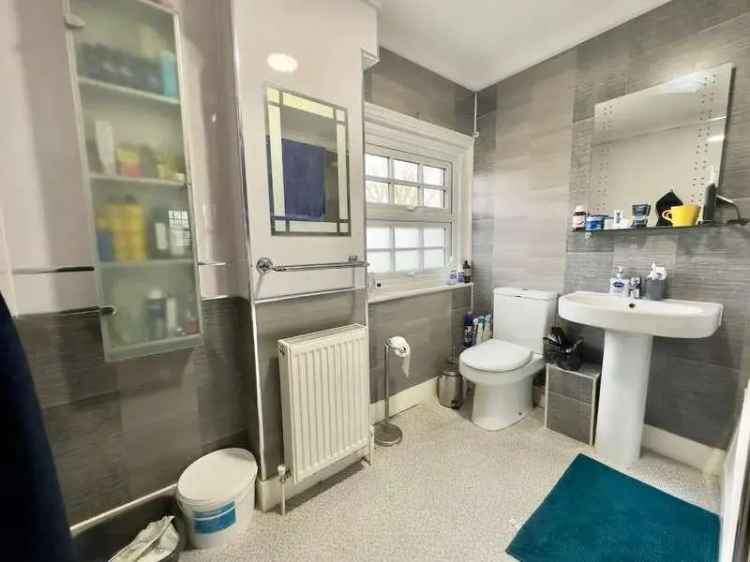 2 Bed House for Sale in Popular Village