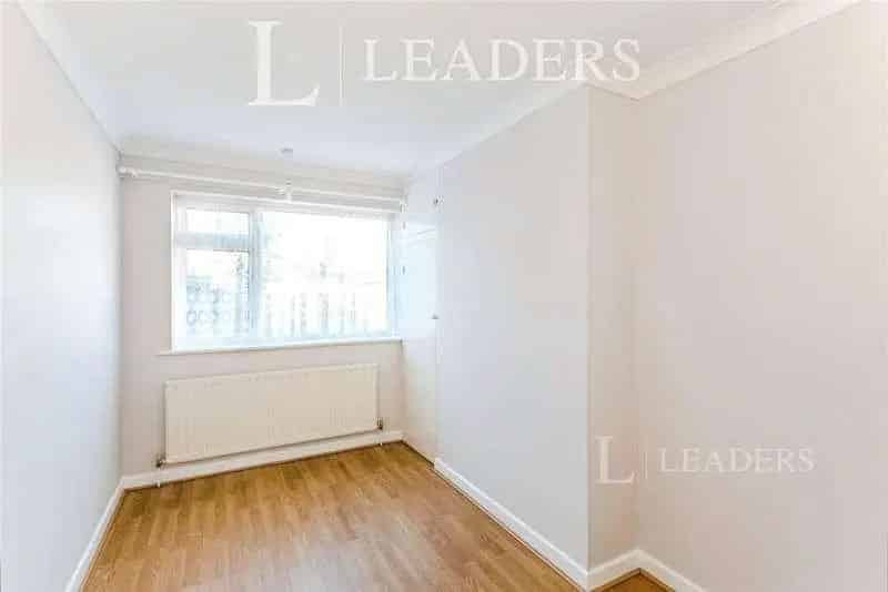 2 Bed House for Sale - Bungalow with Garden and Garage