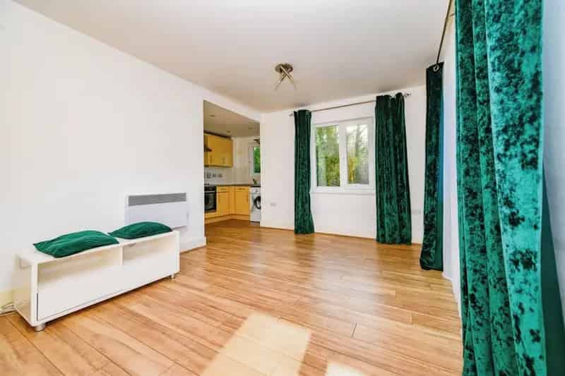 Two Bedroom Apartment Boxmoor Hemel Hempstead