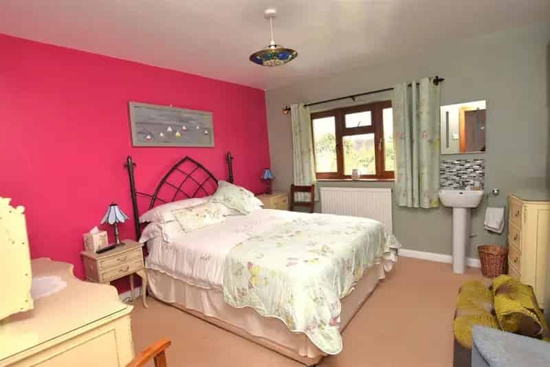 3 Bed Detached House for Sale in Exeter