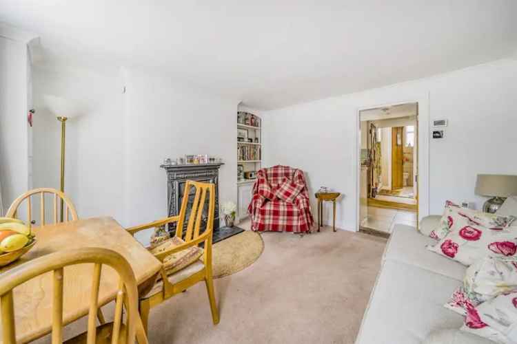Lovely Cottage in Tring Triangle Conservation Area
