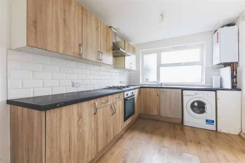 3 Bedroom Maisonette House to Rent
