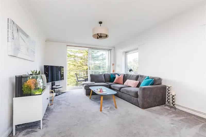 3 bed flat for sale