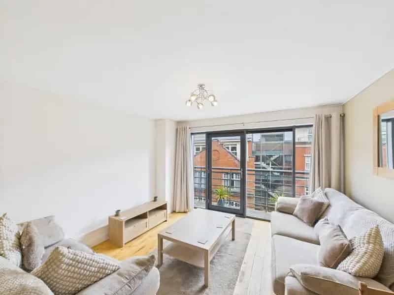 Luxury 3 Bed Belfast City Apartment Balcony Parking