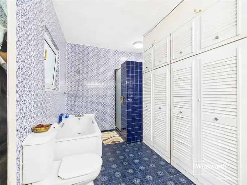 3 Bedroom Detached Bungalow Kingsbury Large Garden Development Potential