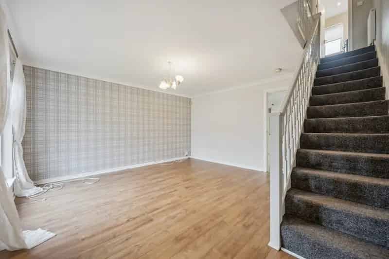 3 Bedroom Semi Detached Villa Bearsden