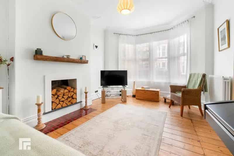 4 Bedroom Terraced House for Sale in Heath Cardiff
