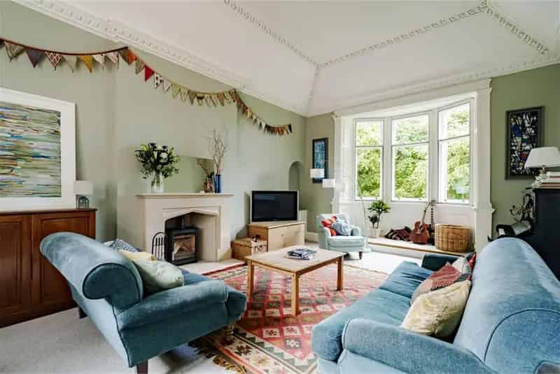 5 Bed Flat Double Upper with 2 Reception Rooms Grange