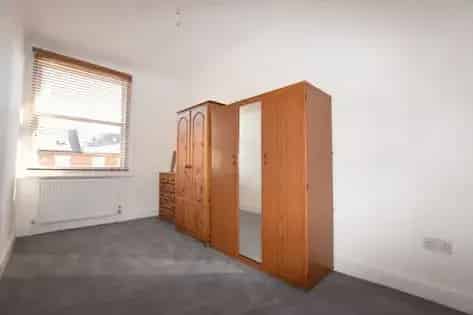 2 rooms flat of 81 m² in London
