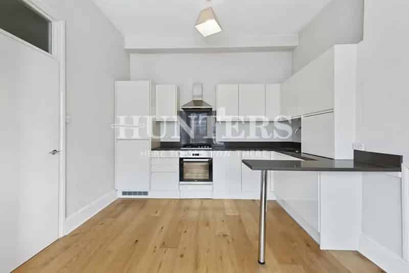 2 Bedroom Flat for Sale Near Kilburn and West Hampstead