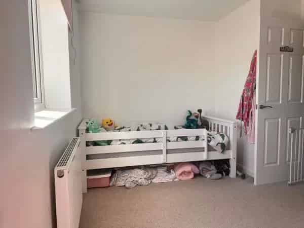 2 Bed Terraced House with Garden and Parking
