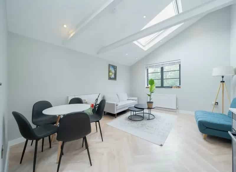 Refurbished One Bedroom Apartment Near West End Lane Chain Free