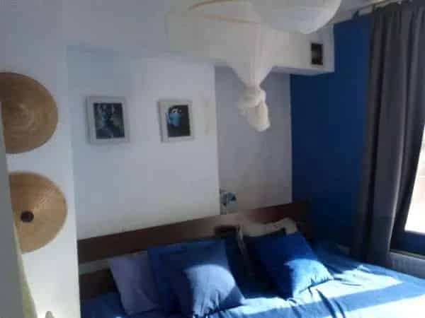 3-Bedroom House Near Public Transport and Amenities