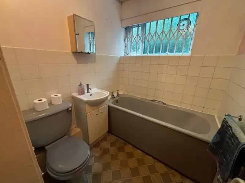 1 Bed Flat for Sale Edgbaston - Modernisation Needed