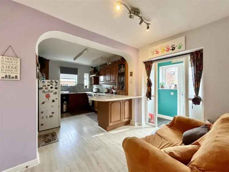 5 Bedroom Semi Detached House for Sale