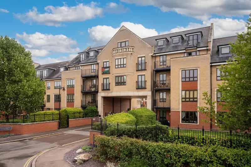 1 Bedroom Flat for Sale in Central Cambridge Riverside