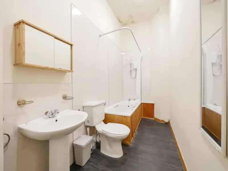 4 Bedroom Flat To Rent Available May 5 2025