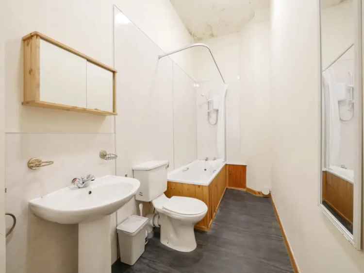 4 Bedroom Flat To Rent Available May 5 2025