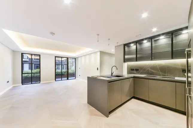 Flat to Rent in Fitzrovia, London W1T - Luxury Apartment with Balcony