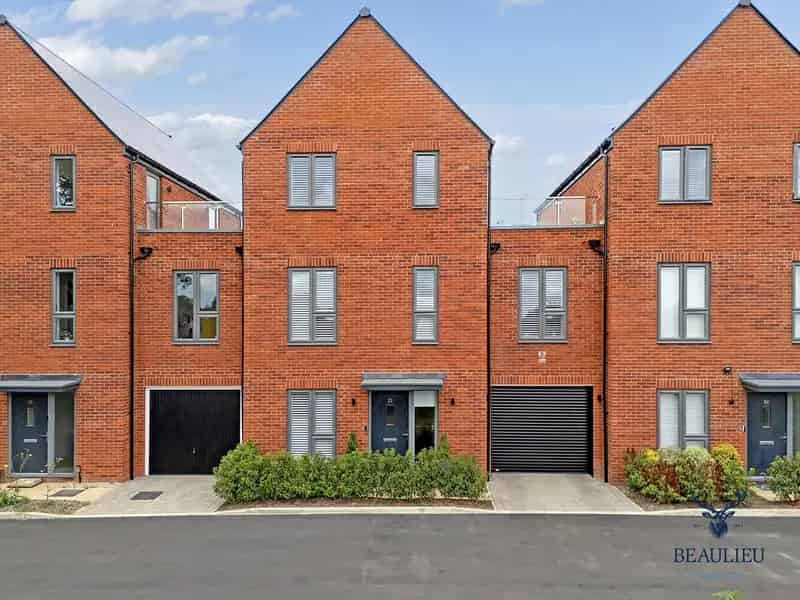4 Bedroom Townhouse for Sale Near Beaulieu Park Station