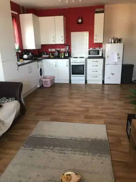 New Build Flat Near Thanet Way Easy Transport Links