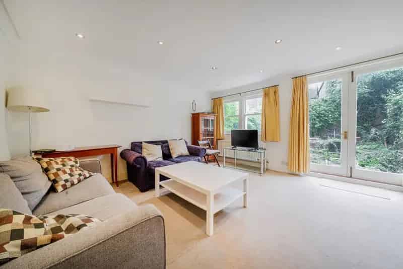 Three Double Bedroom Mews House Near Clapham North Tube