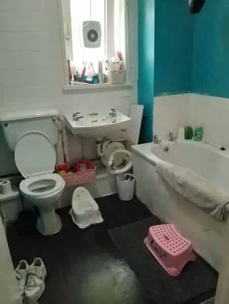 2 Bed House Near Town Center New Carpets