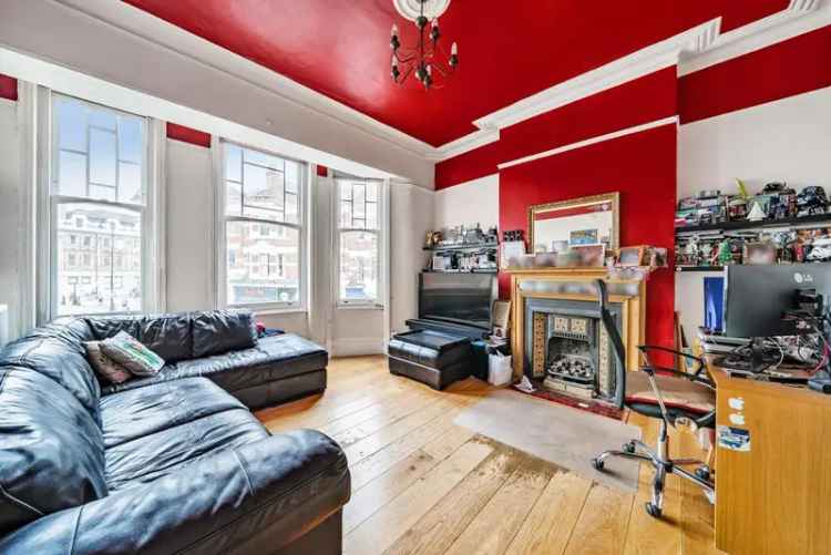 Flat For Sale in London, England