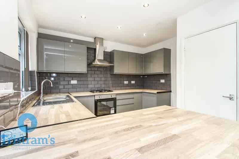 3 Bedroom Detached House to Rent