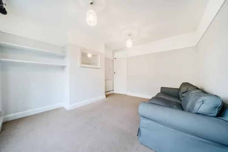 Spacious Maisonette near Wandsworth Common with Large Garden