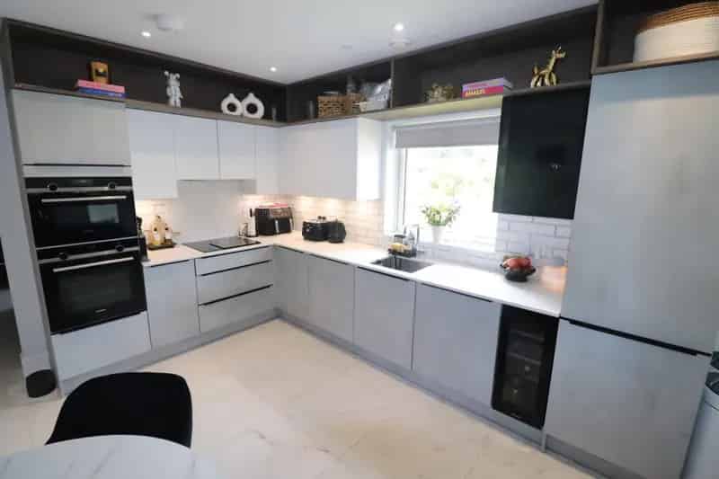 2 Bedroom Flat Near Shenfield Elizabeth Line