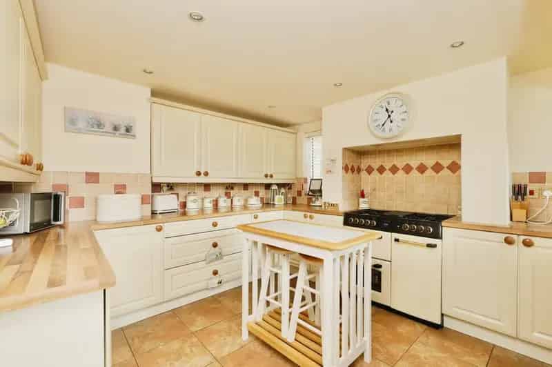 3 Bedroom Detached House for Sale North Anston