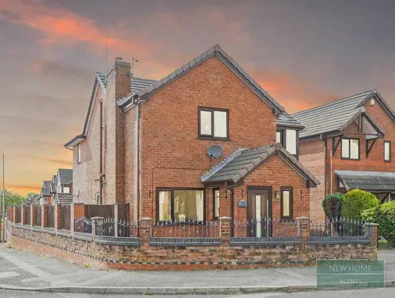 4 Bedroom Detached House For Sale