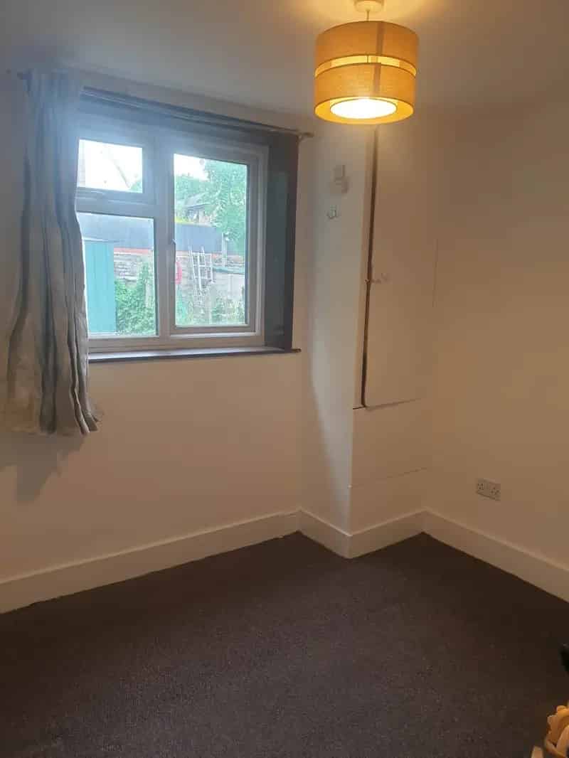 2 Bedroom Flat House to Rent Leyton Central Line